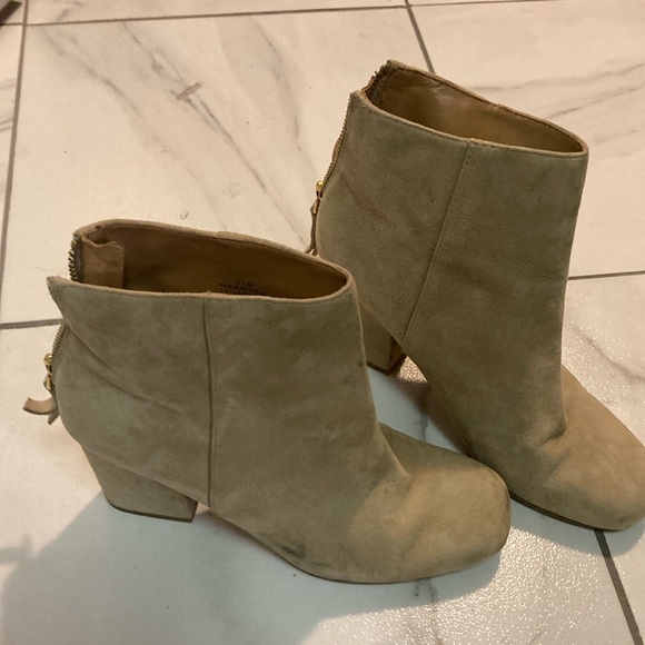 Used Nine West Bootie Size 5.5. - Picture 1 of 7
